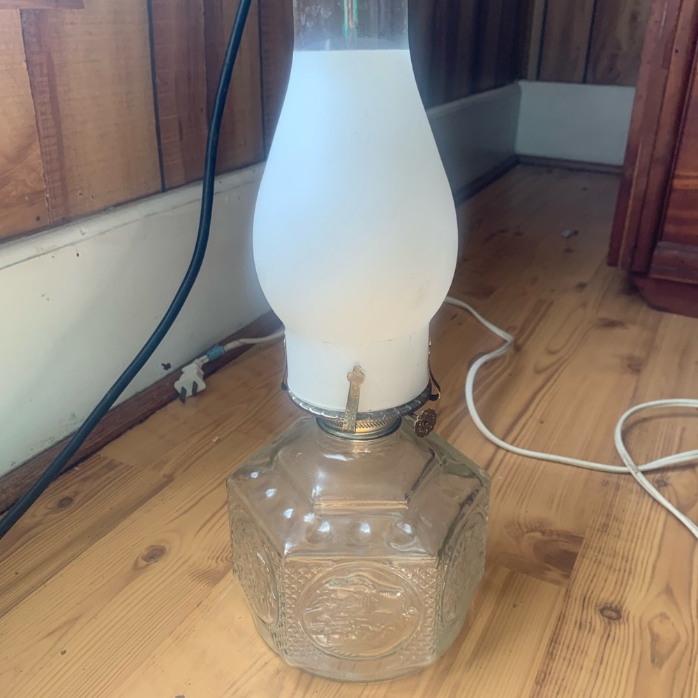 Clear Embossed Glass Oil Lamp Made In China  12”